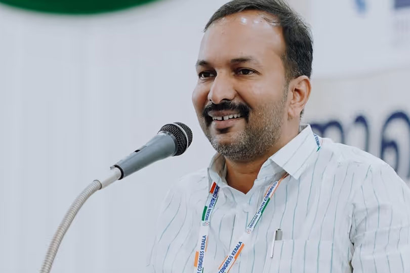 മുഖ്യമന്ത്രി പദം സംബന്ധിച്ച് ചർച്ച നടക്കുമ്പോൾ കലക്കവെള്ളത്തിൽ മീൻ പിടിക്കാൻ സിപിഎം ശ്രമിക്കുകയാണ് എന്ന് പി സി വിഷ്‌ണുനാഥ്.